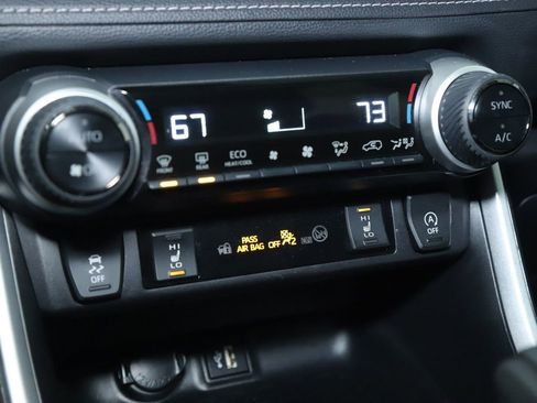 Used 2025 Toyota RAV4 XLE image 29