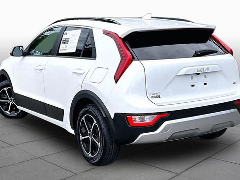 Used 2023 Kia Niro LX FWD image 12