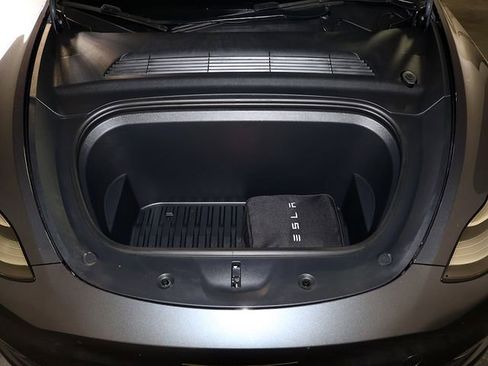 Used 2021 Tesla Model Y Long Range AWD/4WD image 34