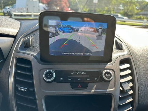 Used 2022 Ford Transit Connect XLT FWD image 19