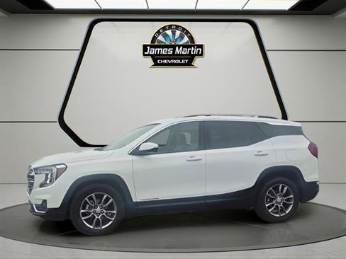Certified 2023 GMC Terrain SLT image 4