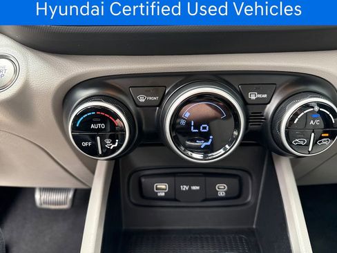 Certified 2025 Hyundai Venue SEL FWD image 32