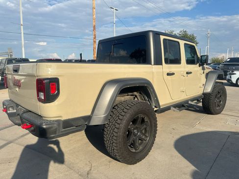Used 2022 Jeep Gladiator Rubicon AWD/4WD image 4