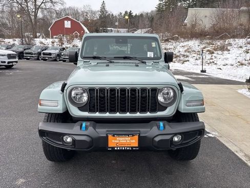 Used 2024 Jeep Wrangler Unlimited w/ Convenience Group image 2