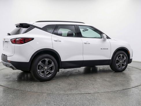 Used 2025 Chevrolet Blazer LT FWD image 9