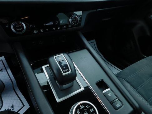 Used 2024 Mitsubishi Outlander SE image 33