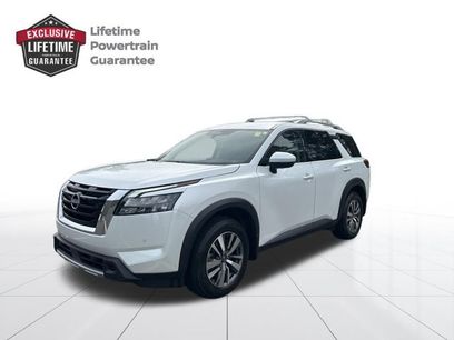 Certified 2025 Nissan Pathfinder SL