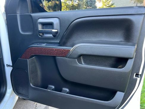 Used 2015 GMC Sierra 1500 SLE w/ SLE Value Package image 30