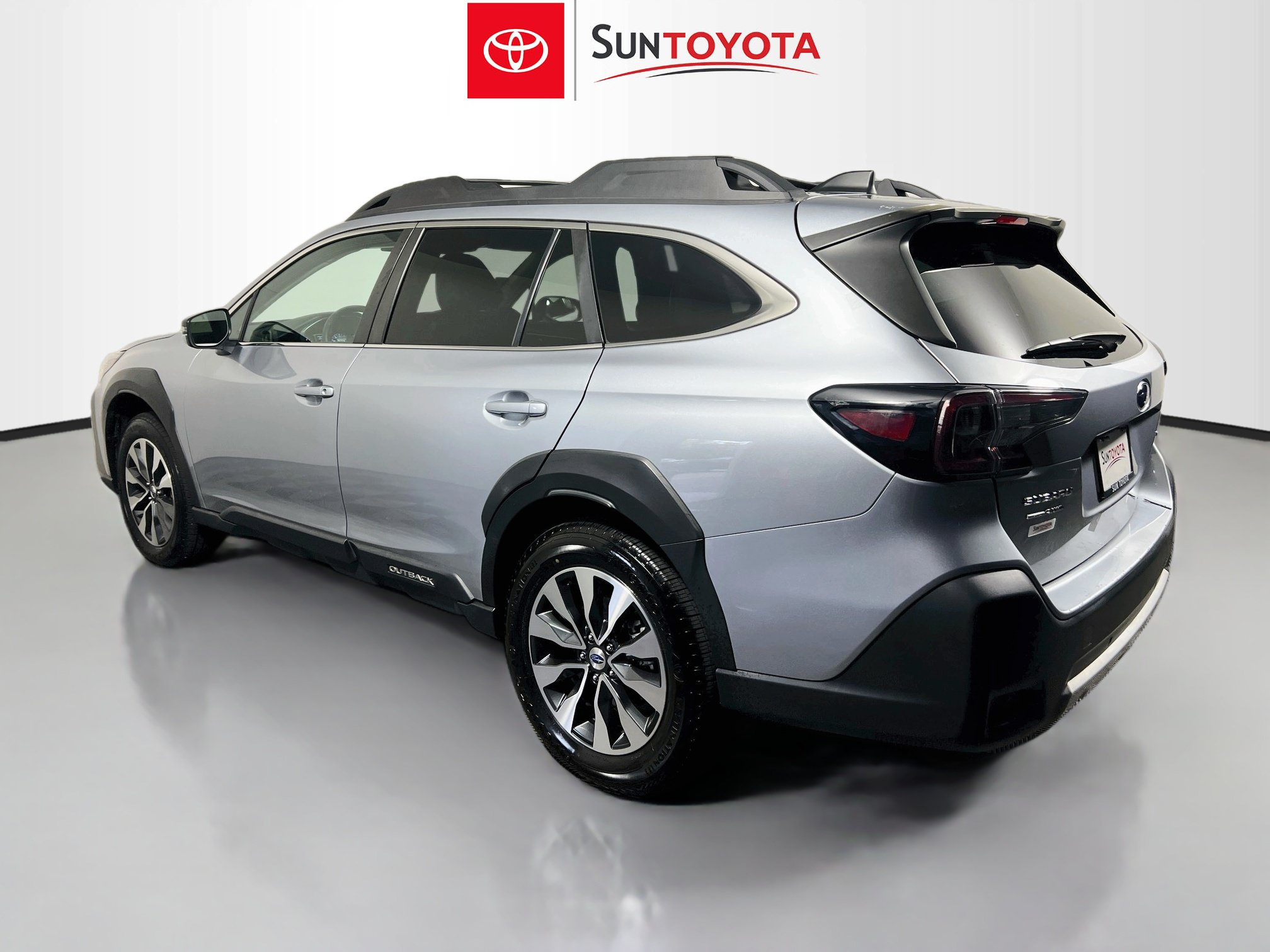 Used 2024 Subaru Outback Limited AWD/4WD image 6