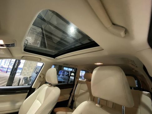 Used 2023 Lexus GX 460 Premium w/ Premium Package image 15