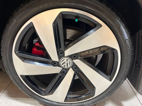 Used 2020 Volkswagen Golf 4-Door FWD image 12