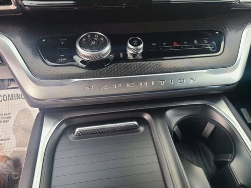 New 2026 Ford Expedition Platinum w/ Stealth Appearance Package image 15
