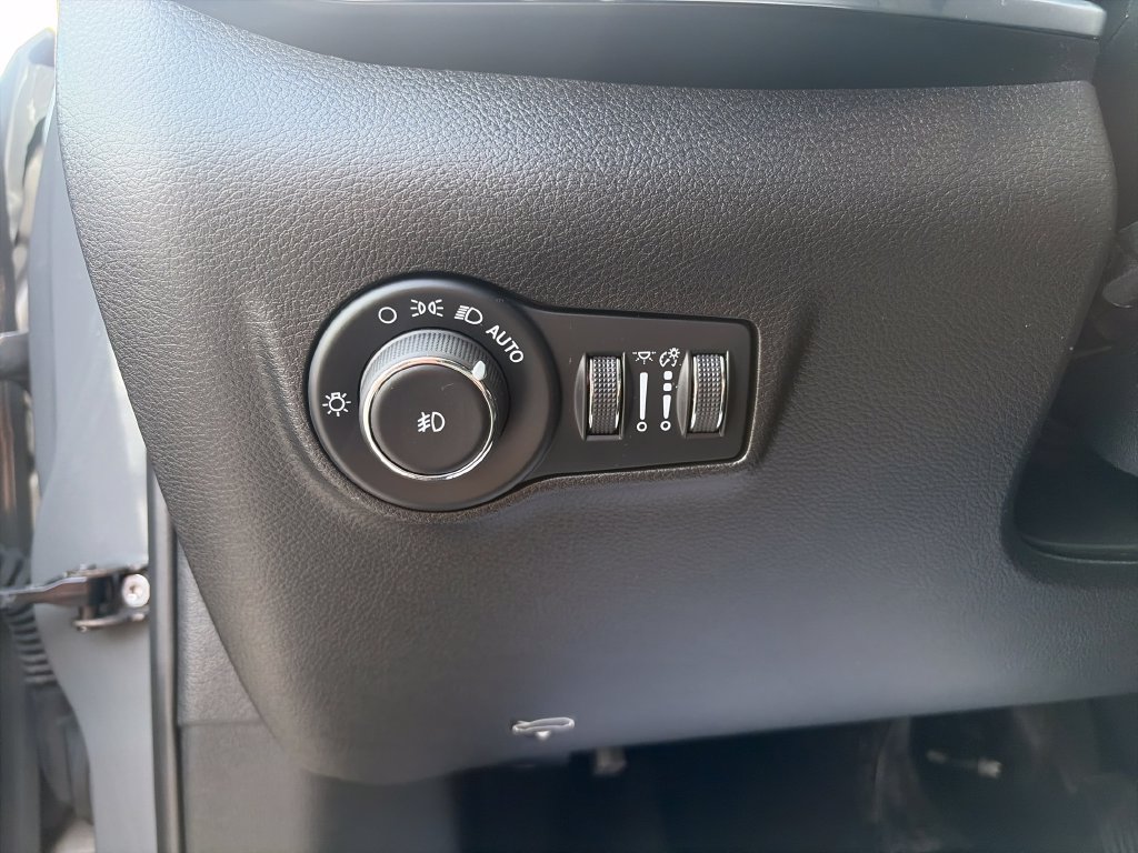 Used 2024 Jeep Compass Limited AWD/4WD image 31