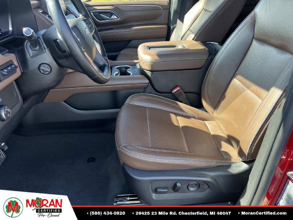Used 2023 Chevrolet Suburban High Country w/ Premium Package 2 AWD/4WD image 19