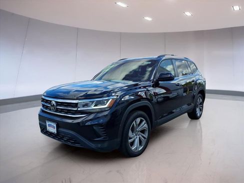 Used 2022 Volkswagen Atlas SE image 2
