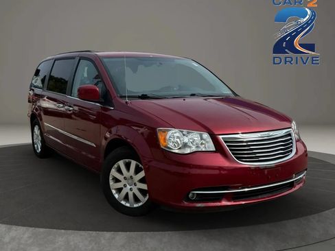 Used 2016 Chrysler Town & Country Touring w/ Driver Convenience Group FWD image 1