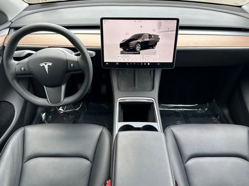 Used 2023 Tesla Model Y Long Range image 3