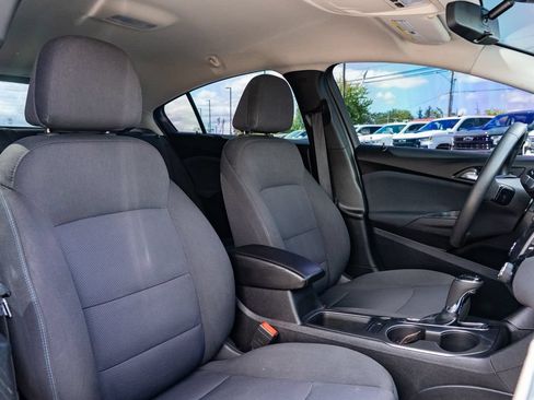 Used 2018 Chevrolet Cruze LT w/ Convenience Package FWD image 28