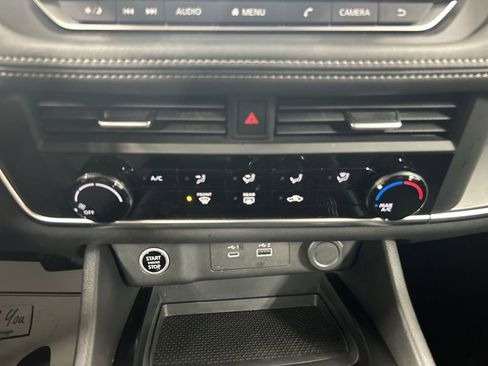 Used 2023 Nissan Rogue S AWD/4WD image 16