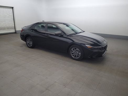 Used 2024 Hyundai Elantra SEL FWD image 11