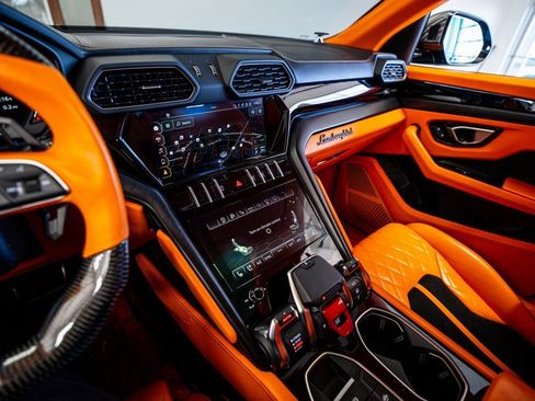 Used 2022 Lamborghini Urus image 60
