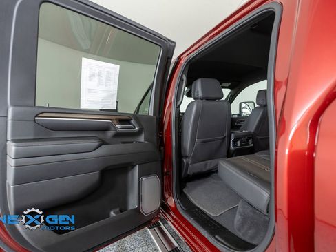 Used 2025 Chevrolet Silverado 2500 High Country w/ Technology Package AWD/4WD image 25