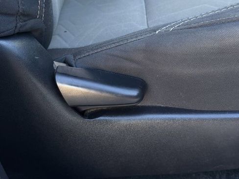 Used 2020 Toyota Tacoma TRD Off-Road AWD/4WD image 29