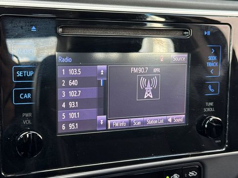 Used 2019 Toyota Corolla SE image 22