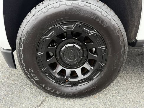 Used 2016 Chevrolet Colorado LT w/ LT Convenience Package image 9