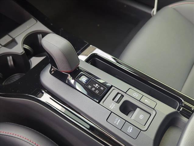 New 2027 Toyota Prius Plug-In Hybrid FWD image 17