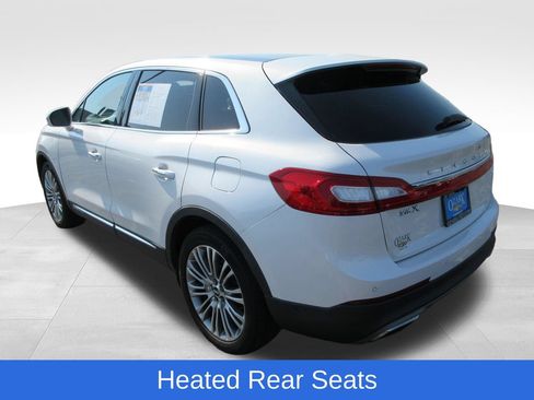 Used 2018 Lincoln MKX Reserve w/ Driver Assistance Package FWD image 3