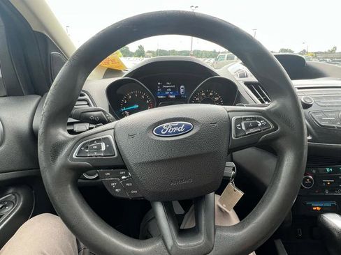 Used 2017 Ford Escape SE FWD image 17