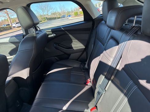 Used 2012 Ford Focus SEL image 11