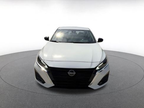 Used 2025 Nissan Altima 2.5 SV FWD image 4