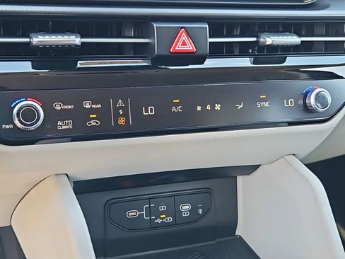 New 2026 Kia Sportage EX image 25