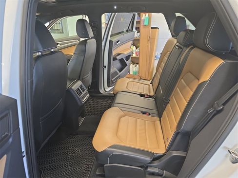 Used 2022 Volkswagen Atlas Cross Sport SEL Premium R-Line image 18