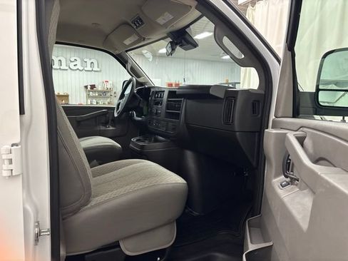 Used 2025 Chevrolet Express 2500 LT w/ LT Preferred Equipment Group RWD image 15