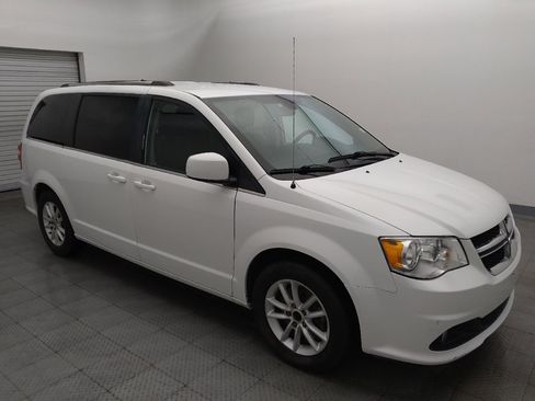 Used 2020 Dodge Grand Caravan SXT FWD image 11