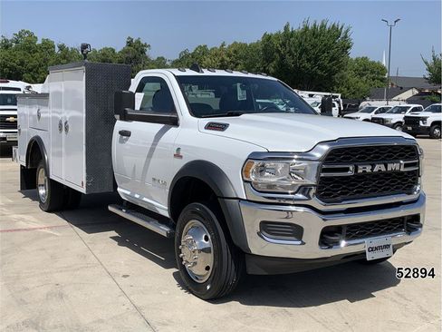 Used 2022 RAM 5500 Tradesman AWD/4WD image 3