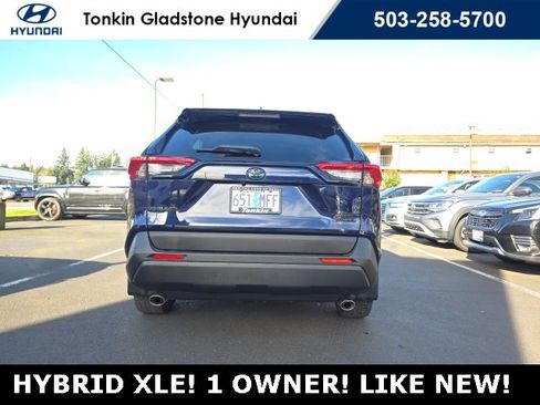 Used 2020 Toyota RAV4 XLE image 6
