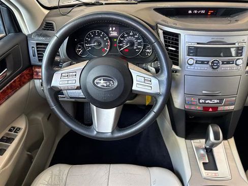 Used 2011 Subaru Outback 2.5i Limited AWD/4WD image 14