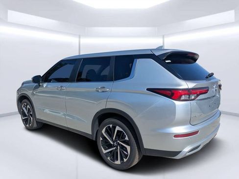 Used 2024 Mitsubishi Outlander SE FWD image 5