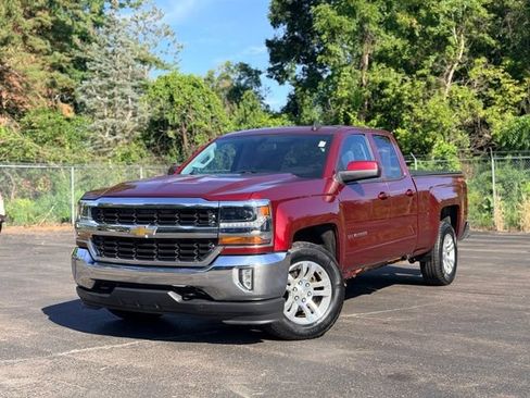 Used 2017 Chevrolet Silverado 1500 LT w/ All Star Edition AWD/4WD image 2