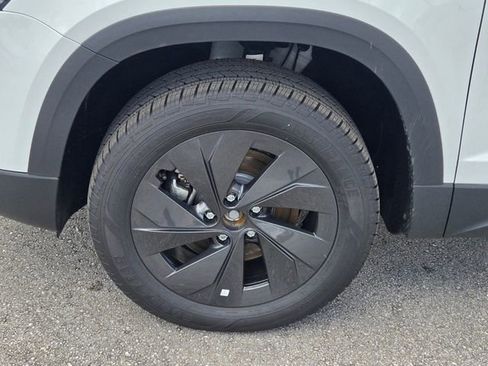 New 2026 Volkswagen Taos S FWD image 10