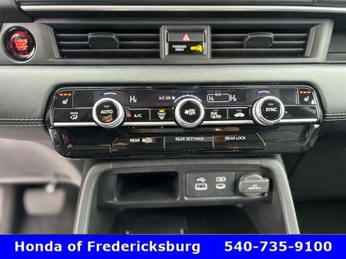 Certified 2025 Honda Pilot Touring image 19