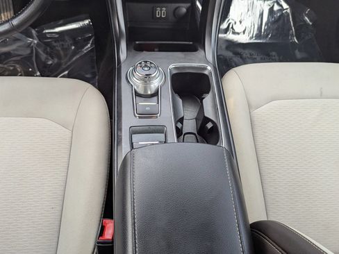 Used 2019 Ford Fusion SE w/ Equipment Group 151A FWD image 17
