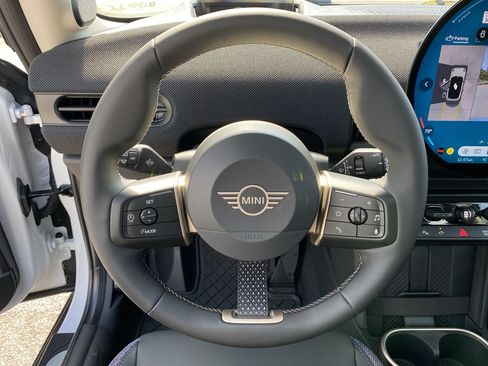 Used 2026 MINI Cooper 2-Door Hardtop FWD image 10