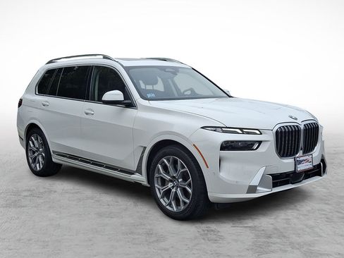Used 2025 BMW X7 xDrive40i w/ Premium Package AWD/4WD image 7