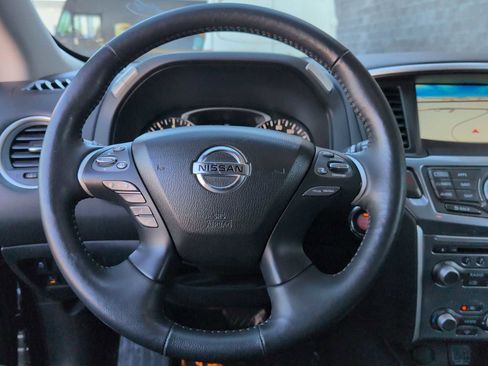 Used 2019 Nissan Pathfinder SL image 23