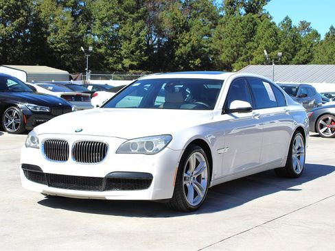Used 2013 BMW 740Li image 3